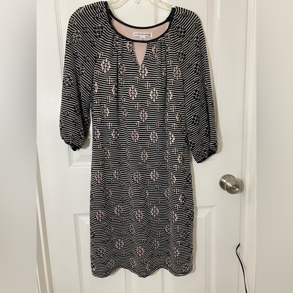 Madison Leigh Black and Pink Sheath Dress with Crew Neck